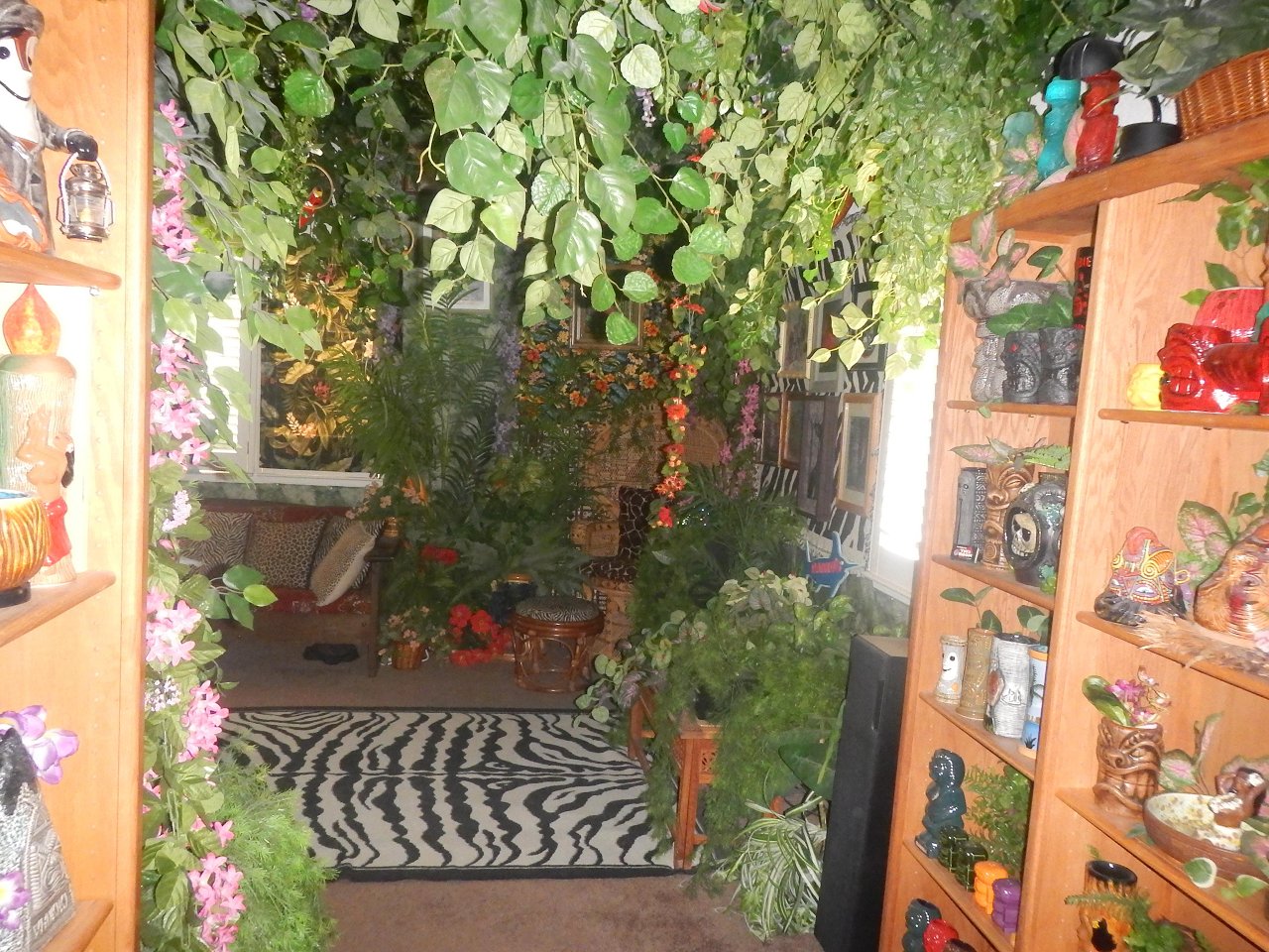 3 8 26 tiki room (9)