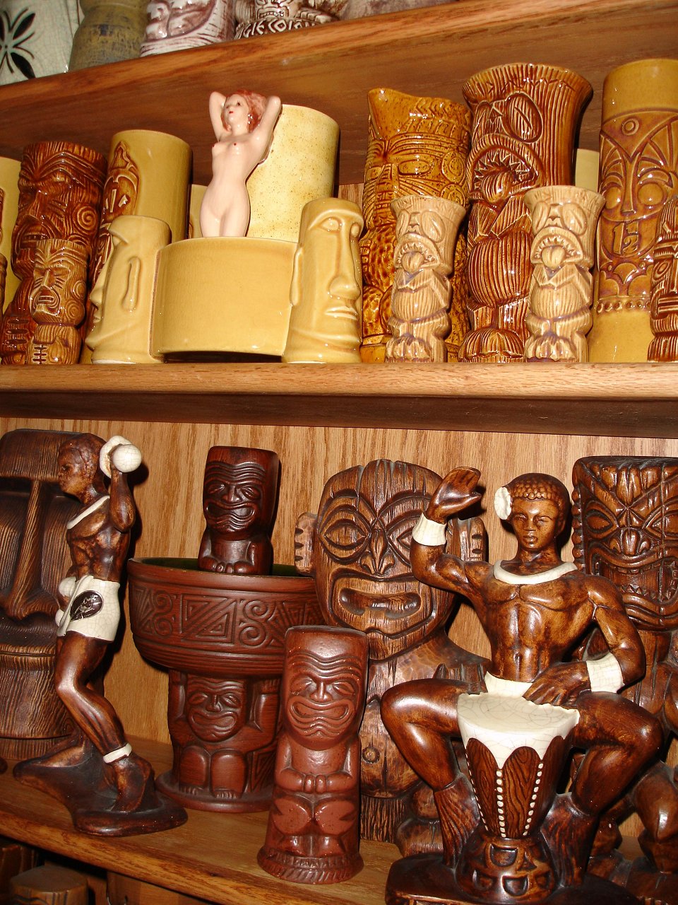 Tiki Jungle Room 013