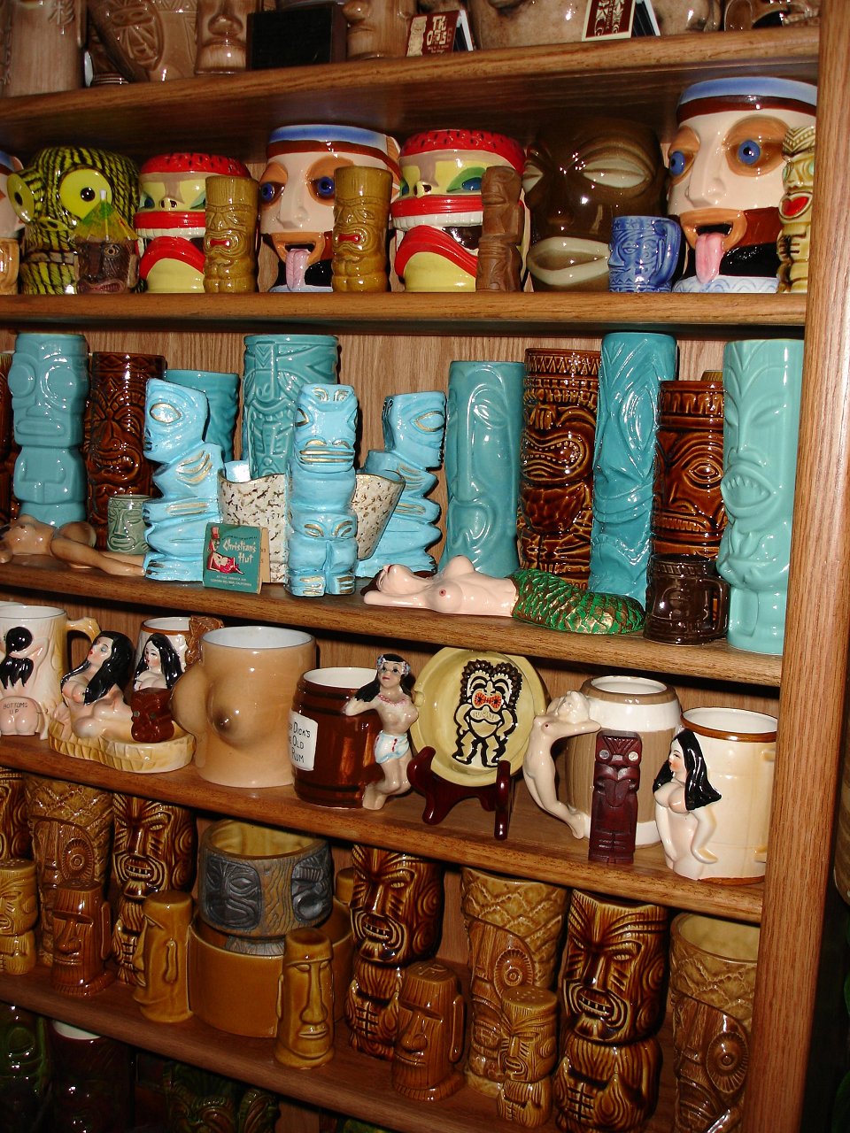 Tiki Jungle Room 012