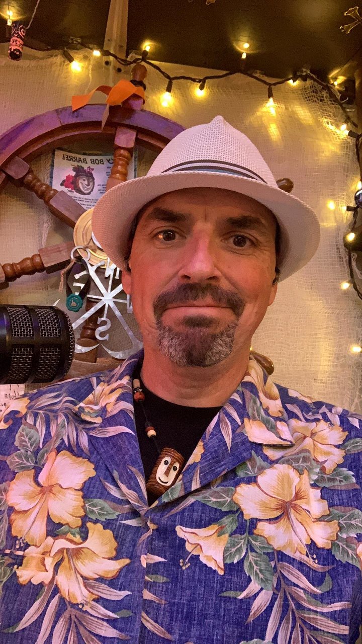 Nate Aiello Tiki Bob his hawaiian shirt (1)