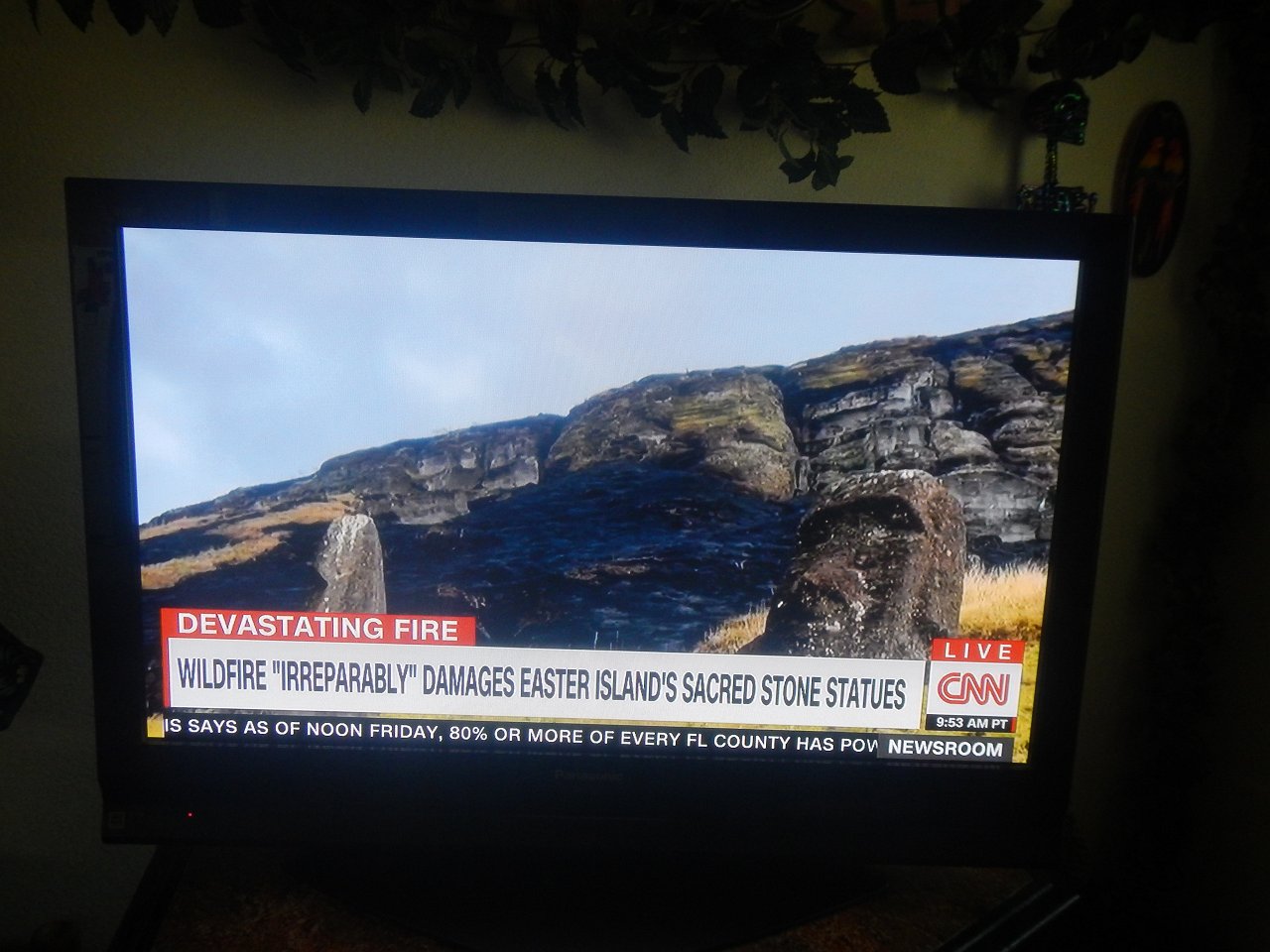 Easter Island brush fire 10 8 22 (1)