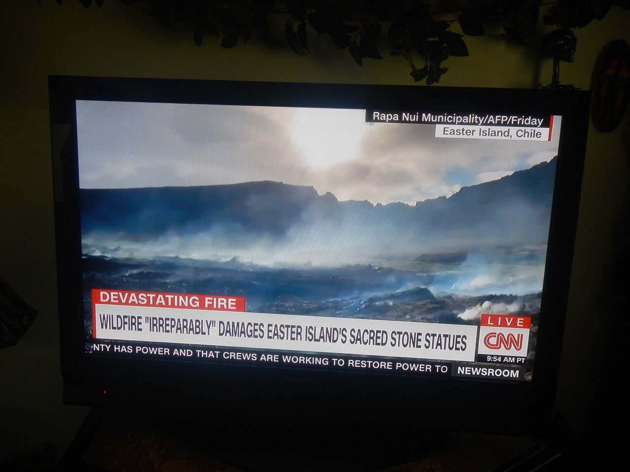 Easter Island brush fire 10 8 22 (7)