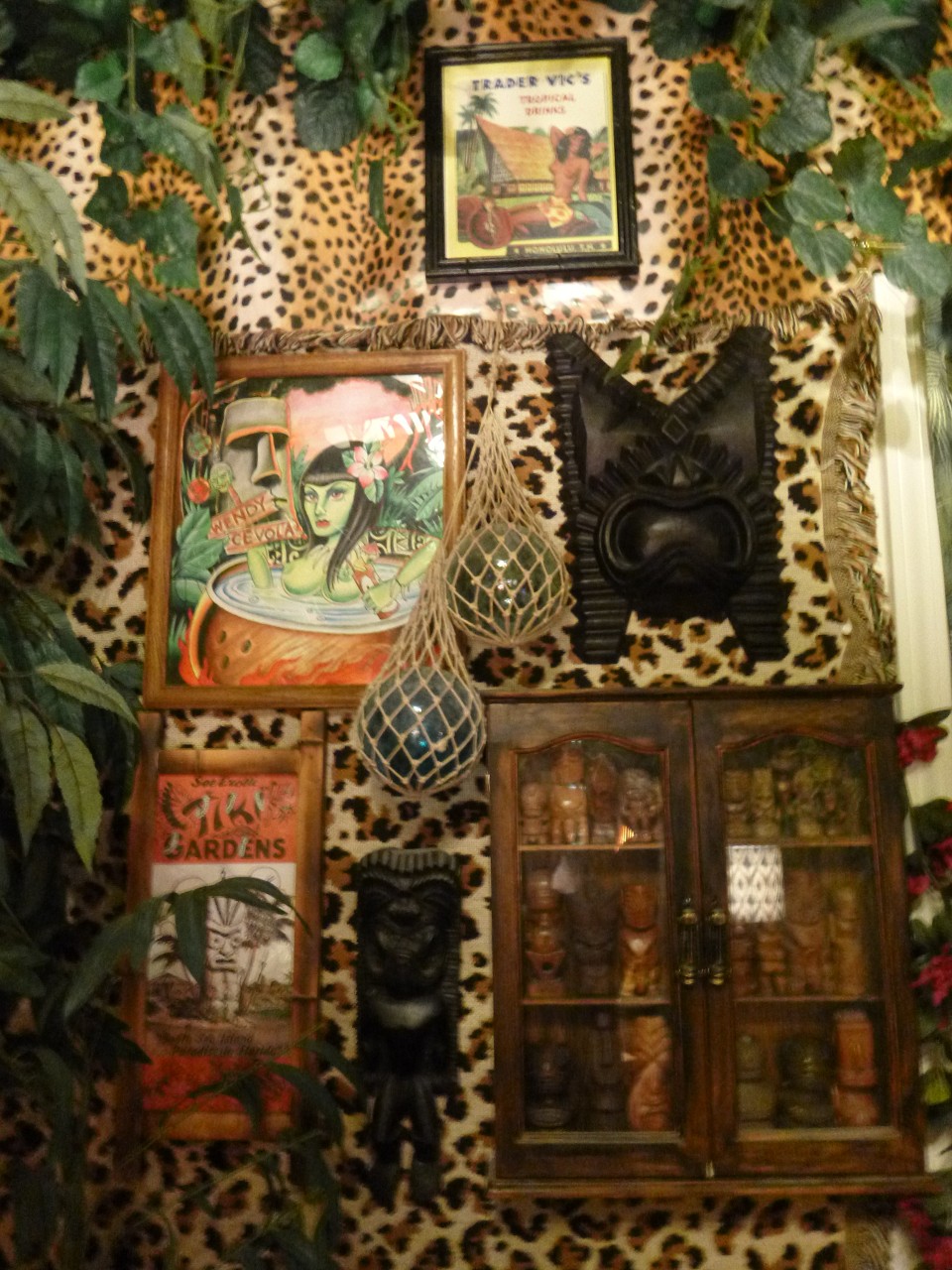Jungle room walls (3)