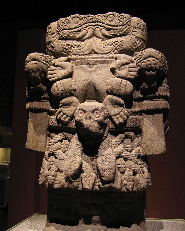 1200px-Aztec_statue_of_Coatlicue,_the_earth_goddess