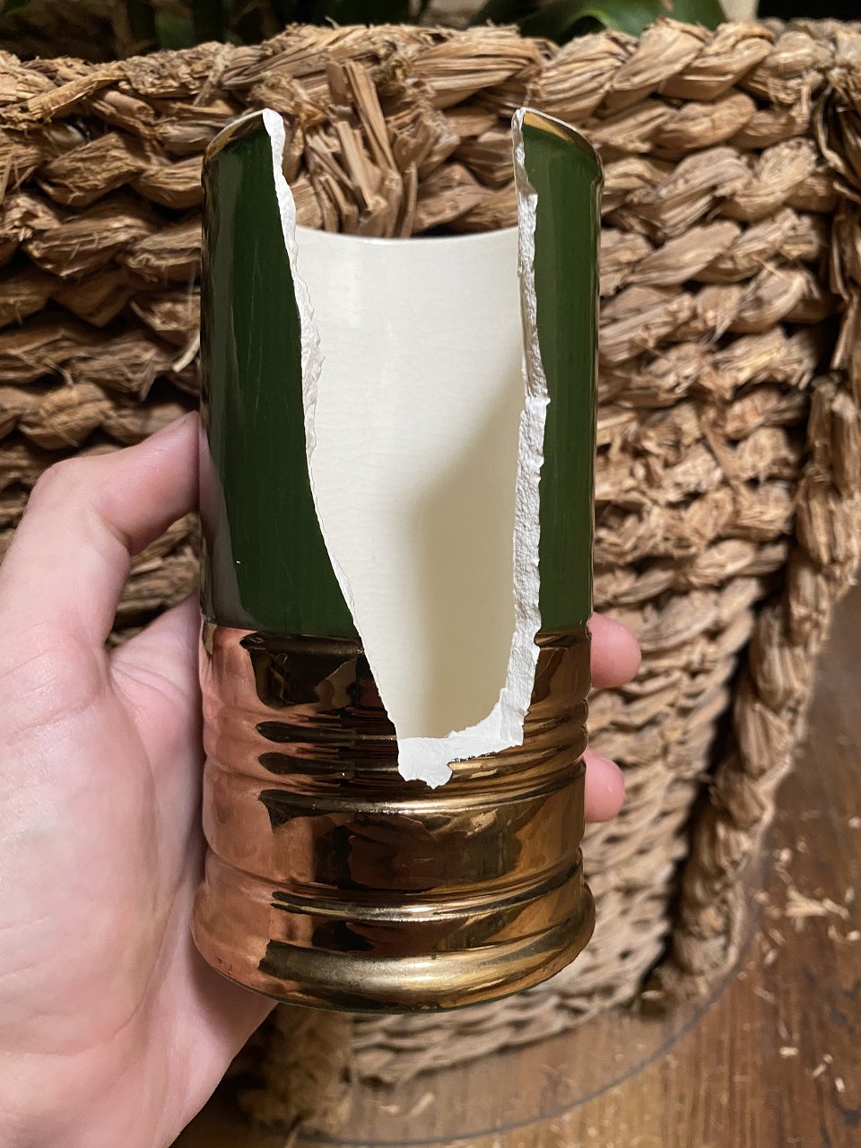 6C2447C6-5829-495C-81E1-2255E63C0C20