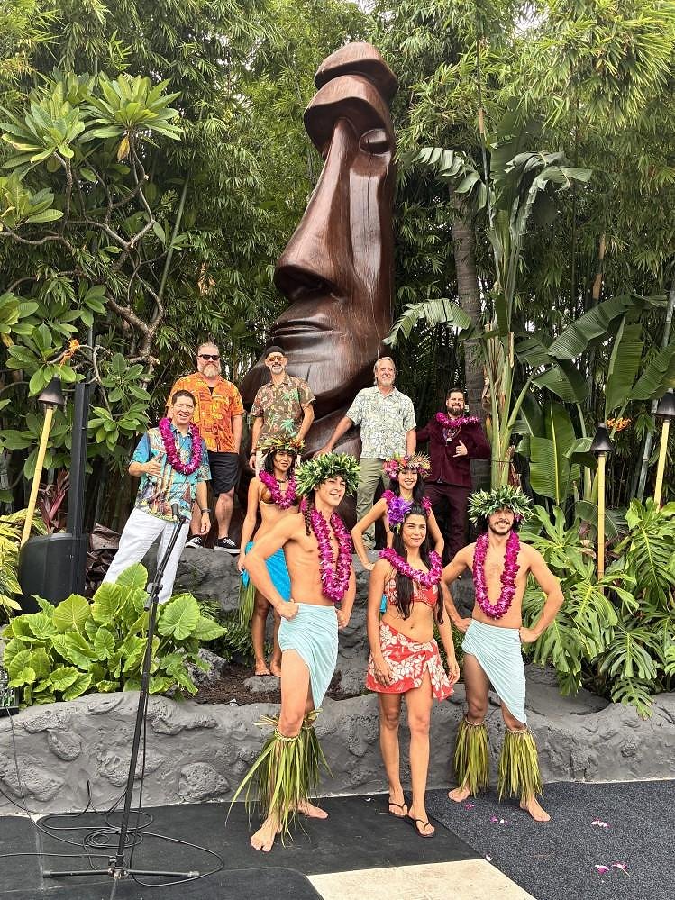 Mai-Kai_Barney-unveiling_030326_6813